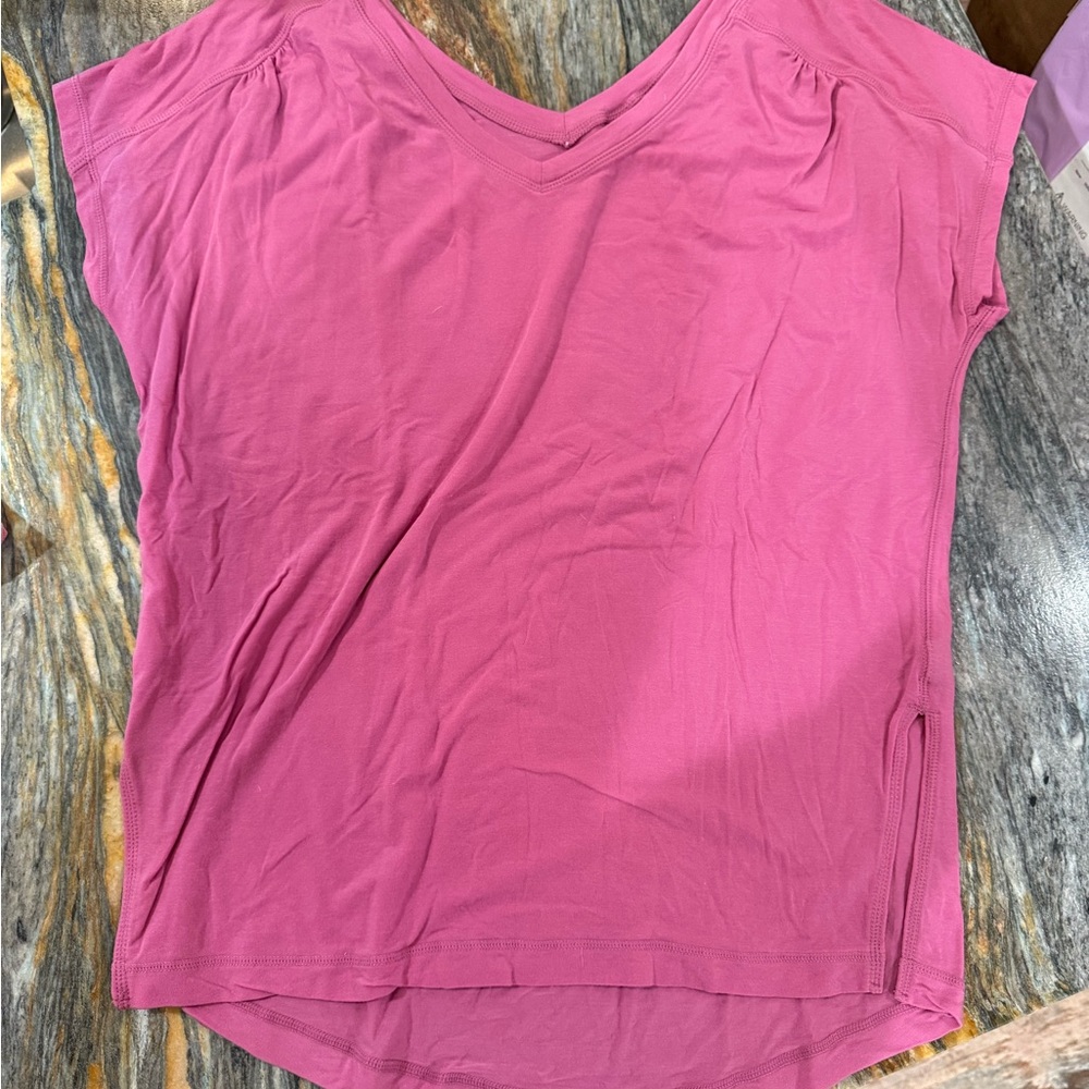 Zella Mauve Short Sleeve V-Neck Tee